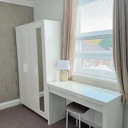 Modern Flat In Central Reading Exterior photo